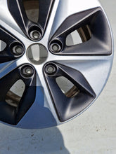 Load image into Gallery viewer, 1x Alufelge 16 Zoll 6.5&quot; 5x114.3 50ET 52910G7200 Hyundai Rim Wheel