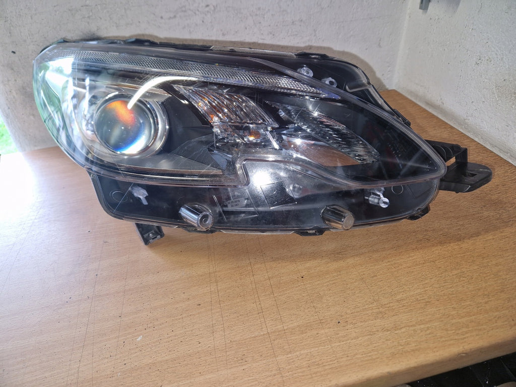 Frontscheinwerfer Peugeot 2008 I 9825313680 Rechts Scheinwerfer Headlight