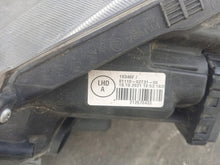 Laden Sie das Bild in den Galerie-Viewer, Frontscheinwerfer Toyota Corolla 81110-02T31-00 Rechts Scheinwerfer Headlight SCH9717270484rw