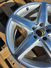 Load image into Gallery viewer, 1x Alufelge 18 Zoll 9.5" 5x112 48ET Glanz Silber A2184011502 Mercedes-Benz FEL6407071105qj