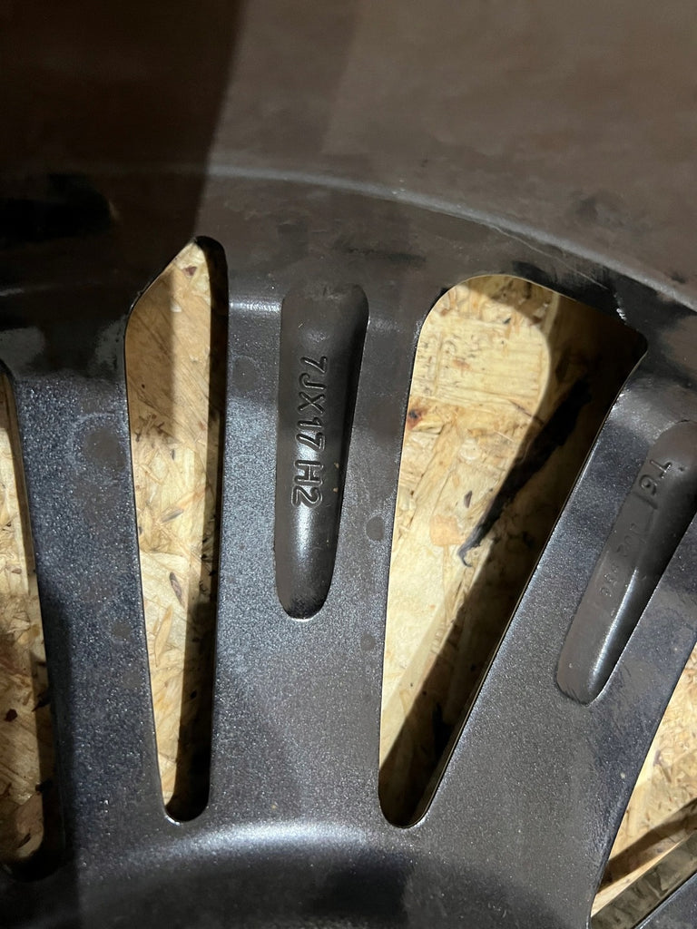 1x Alufelge 17 Zoll 7.0" 4x100 54ET Glanz Grau 52910-Q0500 Hyundai I Mg