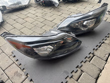 Load image into Gallery viewer, Frontscheinwerfer Ford Focus BM51-13005-LB Xenon Ein Stück (Rechts oder Links) SCH8866211065le