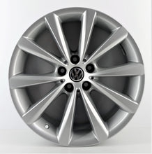 Laden Sie das Bild in den Galerie-Viewer, 4x Alufelge 18 Zoll 8.0" 5x112 30ET Glanz Silber 6867338 BMW 4 Rim Wheel FEL8637172693wc