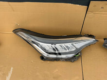 Laden Sie das Bild in den Galerie-Viewer, Frontscheinwerfer Toyota Chr 81110-F4180-00 Ein Stück (Rechts oder Links) SCH1596264800nk