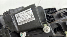 Laden Sie das Bild in den Galerie-Viewer, Frontscheinwerfer Volvo 80000401 LED Links Scheinwerfer Headlight SCH5875599921xb