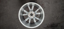 Load image into Gallery viewer, 1x Alufelge 18 Zoll 7.5" 5x112 37ET Glanz Silber 4G0071498A Audi Rim Wheel FEL4796639380iu