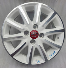 Load image into Gallery viewer, 1x Alufelge 15 Zoll 4.5" 4x100 35ET Glanz Weiß PZ493-90673 Toyota Aygo Rim Wheel FEL7868911857hx