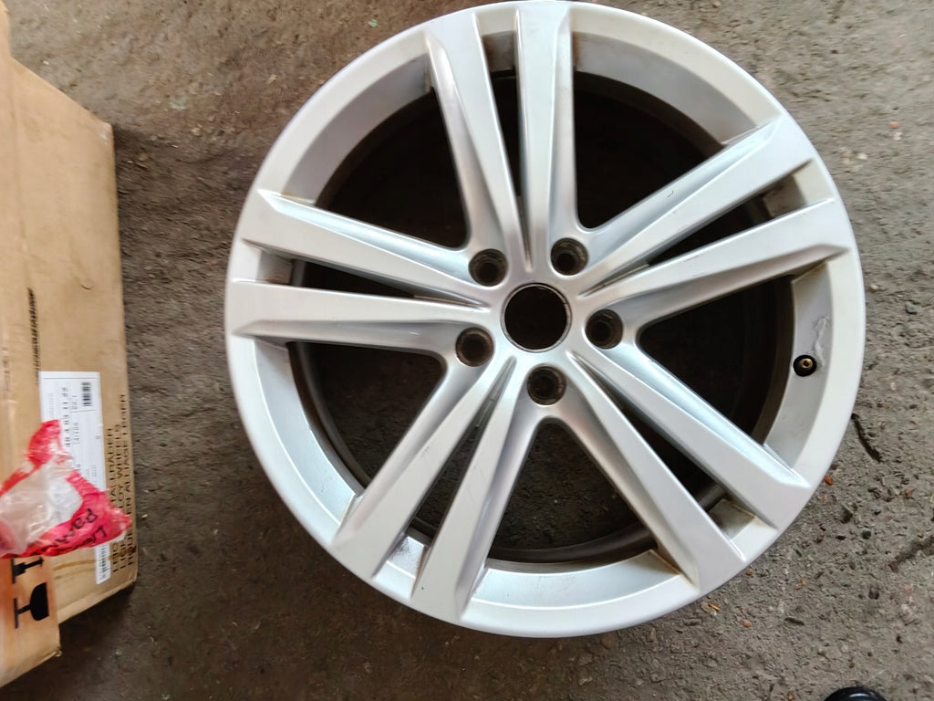 1x Alufelge 18 Zoll 7.5" 5x112 51ET Glanz Silber 5F0601025J Seat I Rim Wheel FEL4944110726jv