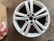 Load image into Gallery viewer, 1x Alufelge 18 Zoll 7.5" 5x112 51ET Glanz Silber 5F0601025J Seat I Rim Wheel FEL4944110726jv
