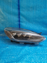 Load image into Gallery viewer, Frontscheinwerfer Ford Fiesta H1BB-13E014-CE Rechts Scheinwerfer Headlight