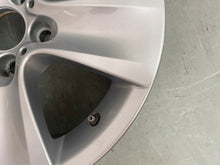 Laden Sie das Bild in den Galerie-Viewer, 1x Alufelge 17 Zoll 8.0" 5x120 30ET Glanz Silber 6790172 BMW F11 F06 F10 FEL6566338684mt