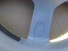 Laden Sie das Bild in den Galerie-Viewer, 1x Alufelge 18 Zoll 8.0&quot; 5x112 39ET 80A601025C Audi Q5 Rim Wheel