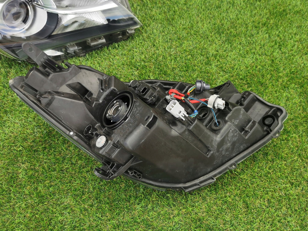 Frontscheinwerfer Toyota Yaris Ein Stück (Rechts oder Links) Headlight SCH8172574773ky