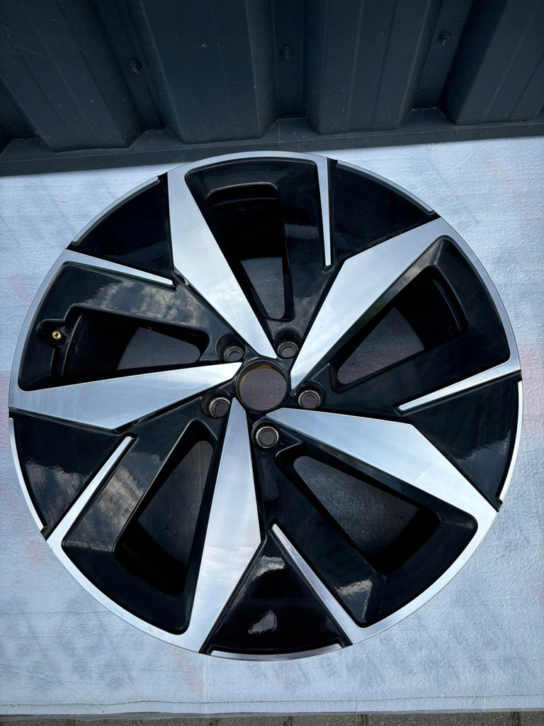 1x Alufelge 20 Zoll 9.0" 5x112 42ET 11A601025J VW Rim Wheel FEL3481486614lg