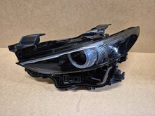 Laden Sie das Bild in den Galerie-Viewer, Frontscheinwerfer Mazda 3 Bp BHRB67890 Links Scheinwerfer Headlight SCH6004648075od