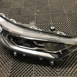Frontscheinwerfer Toyota V LED Rechts Scheinwerfer Headlight SCH9088204652qn