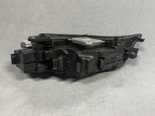 Laden Sie das Bild in den Galerie-Viewer, Frontscheinwerfer Skoda Octavia III 5E1941016 Xenon Rechts Headlight SCH1508374982wv