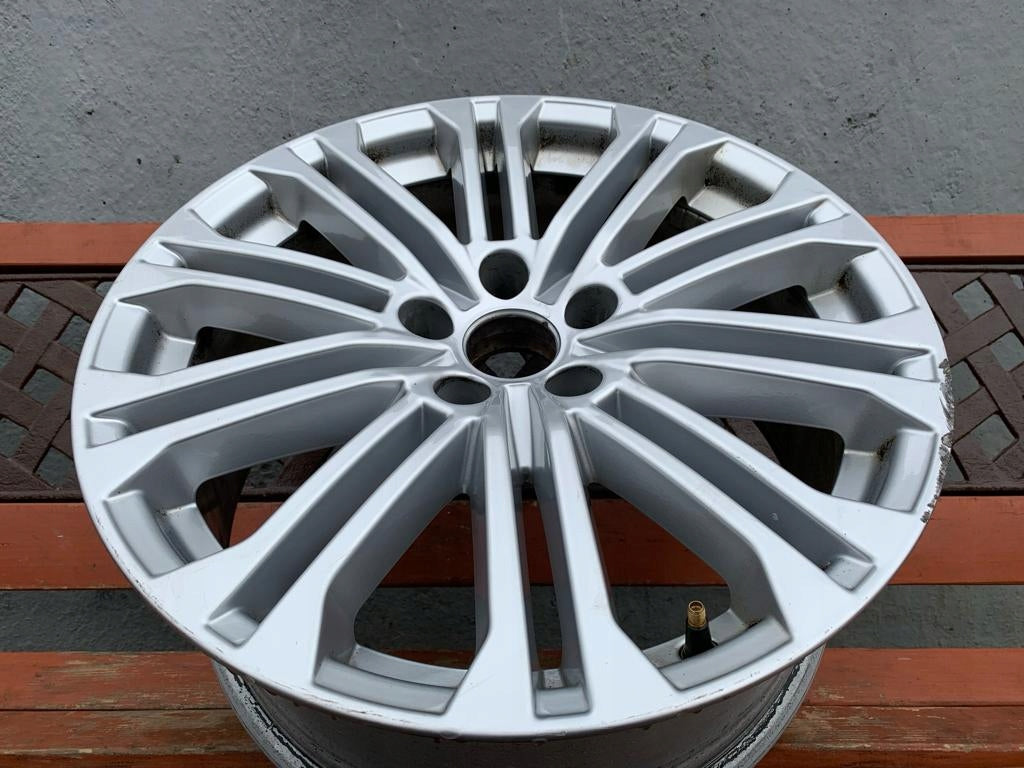 1x Alufelge 18 Zoll 8.0" 5x112 31ET Glanz Silber 8W0601025EE Audi A4 B9