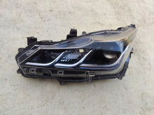 Laden Sie das Bild in den Galerie-Viewer, Frontscheinwerfer Toyota Corolla 19345F 81150-02T31-00 236544581 LED Links
