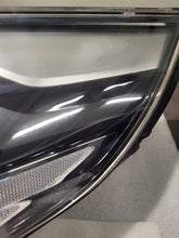 Load image into Gallery viewer, Frontscheinwerfer Kia Carens IV Ein Satz Scheinwerfer Headlight SCH6452047619dg