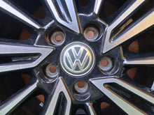 Laden Sie das Bild in den Galerie-Viewer, 1x Alufelge 17 Zoll 7.0" 5x120 55ET 7LA601025E VW Multivan Rim Wheel FEL9207947492km
