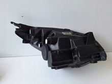 Laden Sie das Bild in den Galerie-Viewer, Frontscheinwerfer Opel Agila B 3530052K00 Ein Stück (Rechts oder Links)