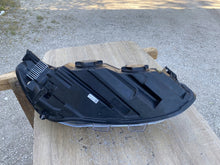 Laden Sie das Bild in den Galerie-Viewer, Frontscheinwerfer Ford Focus MX7B-13E015-CD LED Links Scheinwerfer Headlight SCH2511588814gm