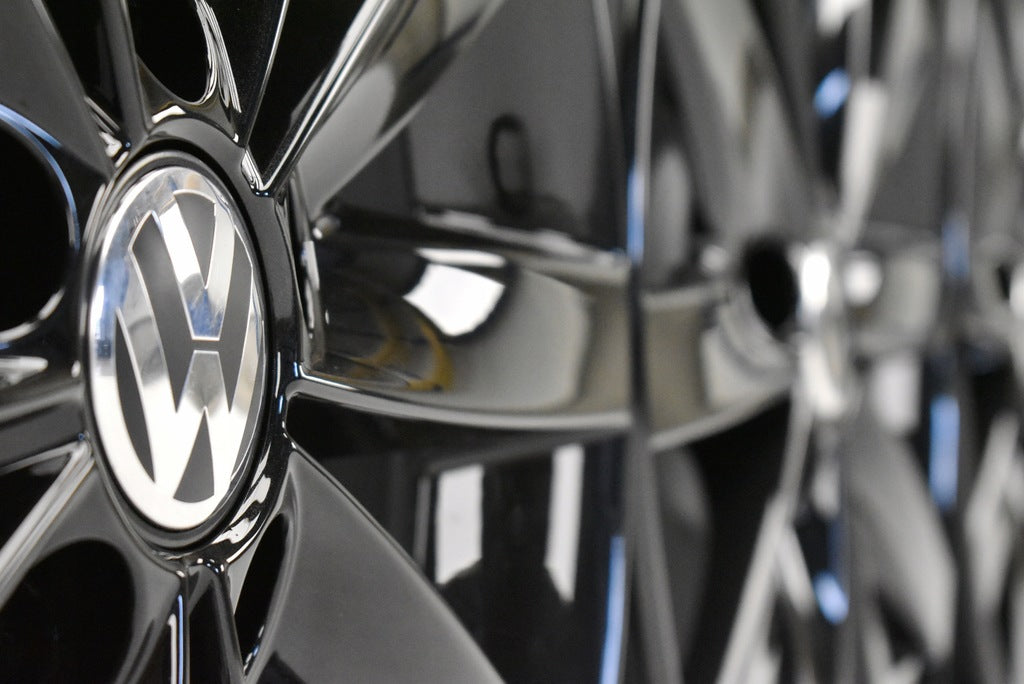 4x Alufelge 17 Zoll 7.0" 5x112 54ET Glanz Schwarz 5K0601025F VW Golf VI Touran FEL3991160804yd