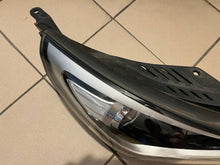 Laden Sie das Bild in den Galerie-Viewer, Frontscheinwerfer Hyundai I30 III 92102-G4000 Halogen Rechts Headlight