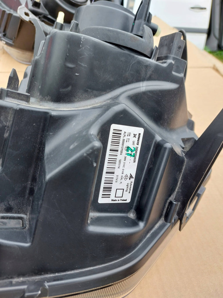 Frontscheinwerfer Dacia Duster 260101682 260605968 Ein Stück (Rechts oder Links)