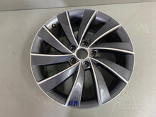Load image into Gallery viewer, 1x Alufelge 18 Zoll 7.5&quot; 5x112 51ET Glanz Graphit 5E0601025AS Mg Octavia Iii