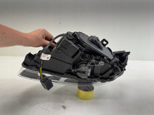 Laden Sie das Bild in den Galerie-Viewer, Frontscheinwerfer Volvo V60 I 31698825 Xenon Rechts Scheinwerfer Headlight SCH7443457778jf