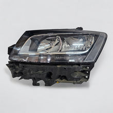 Laden Sie das Bild in den Galerie-Viewer, Frontscheinwerfer Audi Q5 8R0941029L Links Scheinwerfer Headlight