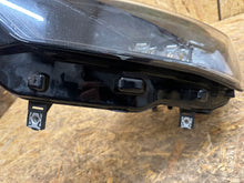 Load image into Gallery viewer, Frontscheinwerfer Seat Leon 5FB941005D Links Scheinwerfer Headlight SCH6485912189if