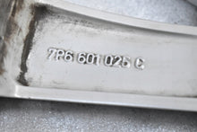 Load image into Gallery viewer, 1x Alufelge 18 Zoll 8.0&quot; 5x130 53ET Glanz Silber 7P6601025C VW Touareg 7p6