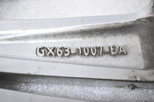 Laden Sie das Bild in den Galerie-Viewer, 1x Alufelge 18 Zoll 8.0&quot; 5x108 45ET Glanz Silber GX63-1007-EA Jaguar E-Pace