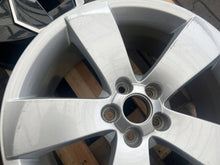 Laden Sie das Bild in den Galerie-Viewer, 1x Alufelge 17 Zoll 5J7601025B Skoda Roomster Rim Wheel FEL9345796141of