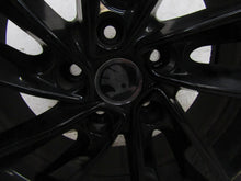 Laden Sie das Bild in den Galerie-Viewer, 1x Alufelge 17 Zoll 6.5&quot; 5x112 38ET 639657 Skoda Octavia Rim Wheel