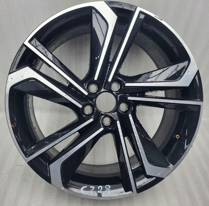 1x Alufelge 18 Zoll 7.0" 5x100 51ET Glanz Schwarz 6VA601025AD Skoda Fabia Iv FEL9552438752zg