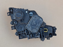 Laden Sie das Bild in den Galerie-Viewer, Frontscheinwerfer Mercedes-Benz A9608200239 Rechts Scheinwerfer Headlight SCH7438605201oo
