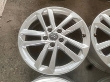 Laden Sie das Bild in den Galerie-Viewer, 4x Alufelge 17 Zoll 6.5" 5x112 43ET Glanz Silber 8Y0601025L Audi A6 A4 Rim Wheel FEL3782394845xt