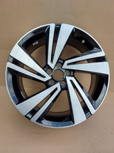 Laden Sie das Bild in den Galerie-Viewer, 1x Alufelge 18 Zoll 7.0&quot; 5x112 39ET 2GM601025H VW T-Cross Rim Wheel