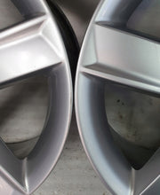 Laden Sie das Bild in den Galerie-Viewer, 4x Alufelge 17 Zoll 7.0" 5x112 37ET Glanz Silber 8R0071497 Audi C7 B8 Rim Wheel FEL4298651443zl