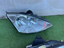 Load image into Gallery viewer, Frontscheinwerfer Ford Focus 2M51-13W029-BE Ein Satz Scheinwerfer Headlight SCH4896120923qx