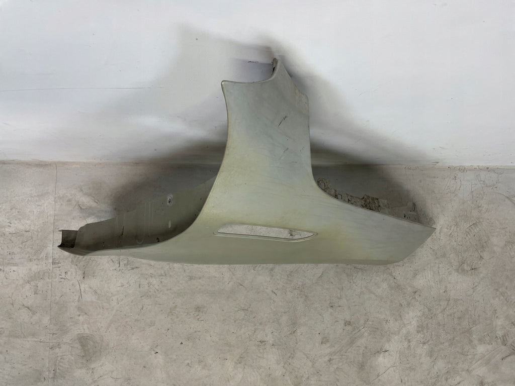 Kotflügel Mercedes-Benz Eqc Vorne Rechts Zum Streichen