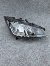 Laden Sie das Bild in den Galerie-Viewer, Frontscheinwerfer Seat Ibiza 6F1941016A Rechts Scheinwerfer Headlight SCH3135407837tz