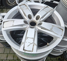 Load image into Gallery viewer, 1x Alufelge 18 Zoll 7.5" 5x120 45ET Glanz Grau 2H6601025 VW Amarok Rim Wheel FEL9565209706ho