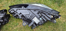 Laden Sie das Bild in den Galerie-Viewer, Frontscheinwerfer BMW 2 Active Tourer U06 5A42247-08 LED Ein Satz Headlight SCH3029787786si