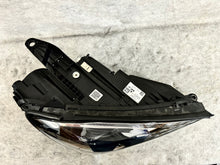 Laden Sie das Bild in den Galerie-Viewer, Frontscheinwerfer Mercedes-Benz Gle A1679068607 Rechts Scheinwerfer Headlight