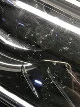 Laden Sie das Bild in den Galerie-Viewer, Frontscheinwerfer Skoda Karoq 57B941016B Rechts Scheinwerfer Headlight SCH1933161338ij